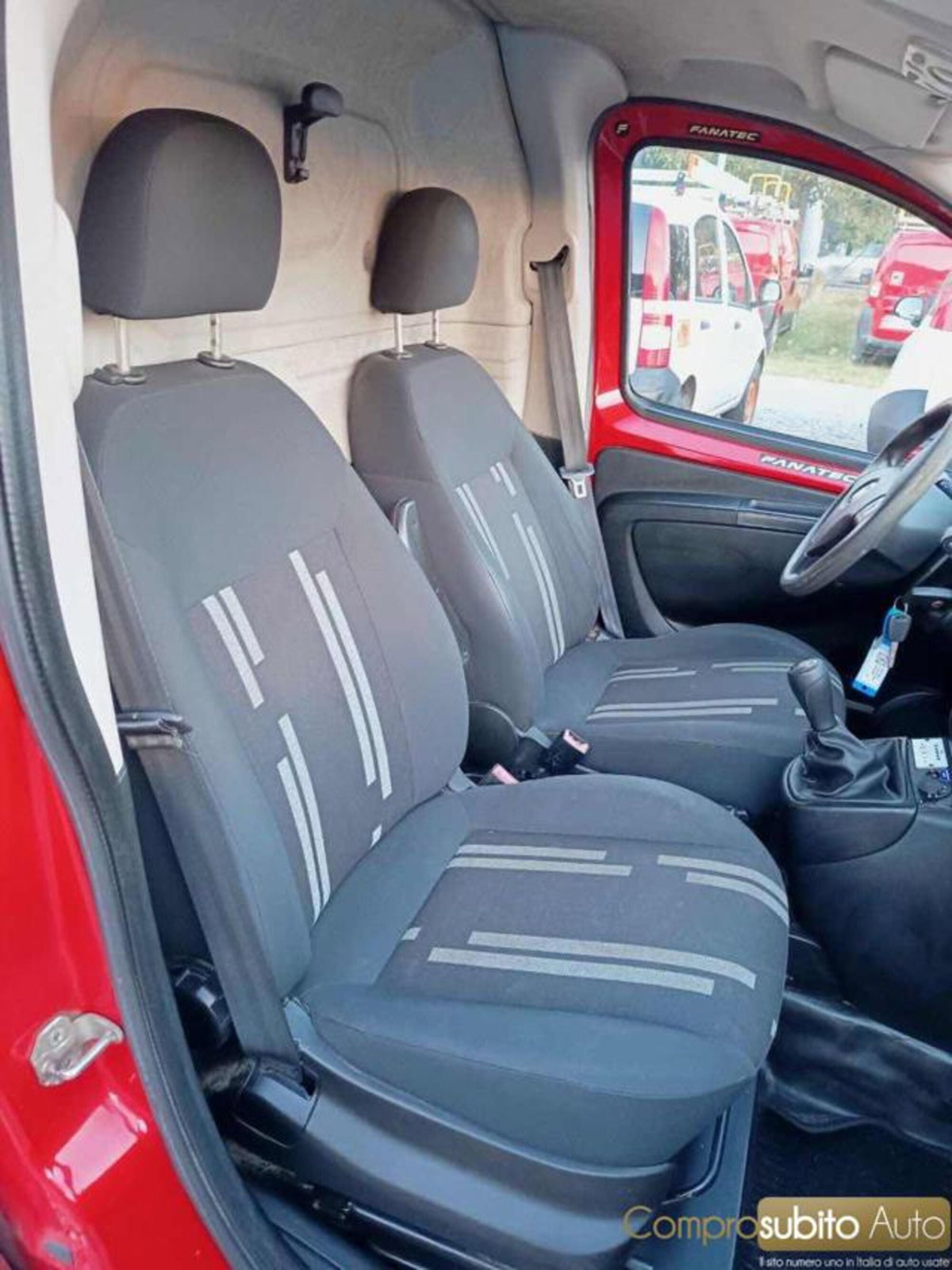 Fiat Fiorino 1.3 MJT 75CV Combi Semi (16)