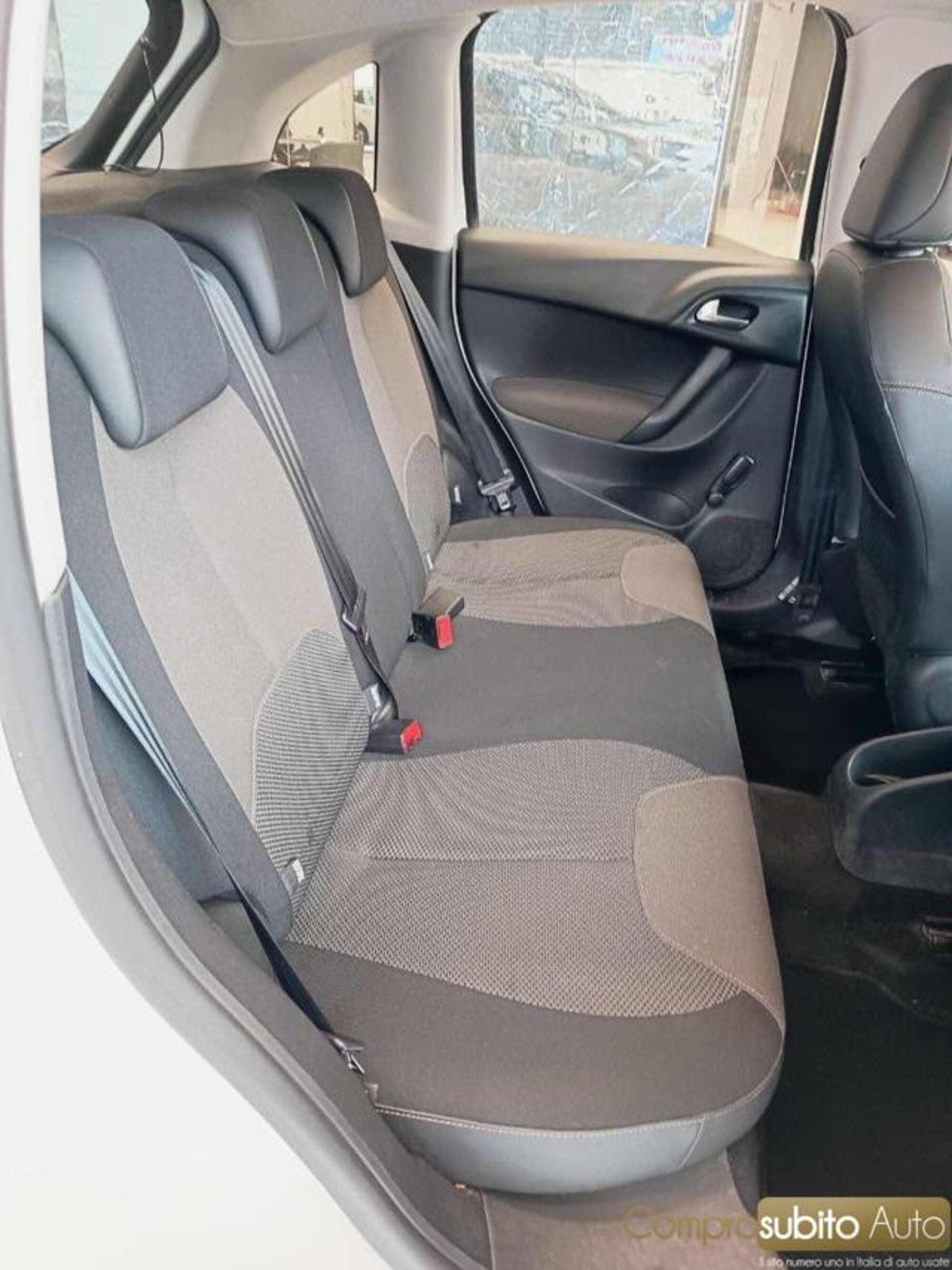 Citroen C3 1.2 e-VTi 82 ETG airdream Exclusive (12)