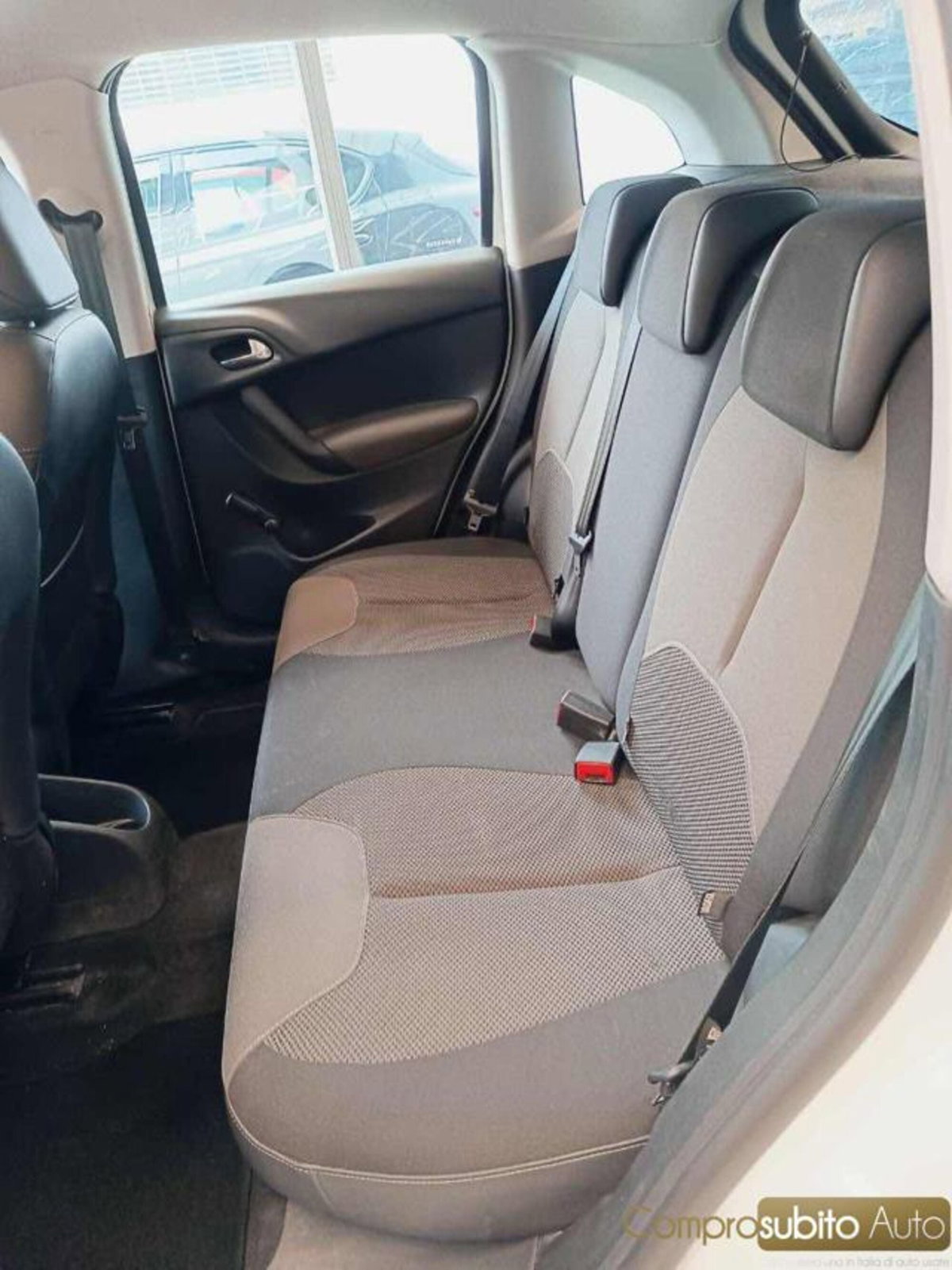 Citroen C3 1.2 e-VTi 82 ETG airdream Exclusive (14)