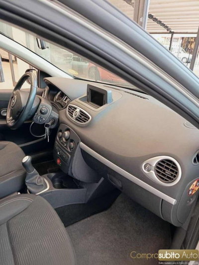 Renault Clio 1.2 16V 5 porte Dynamique (13)