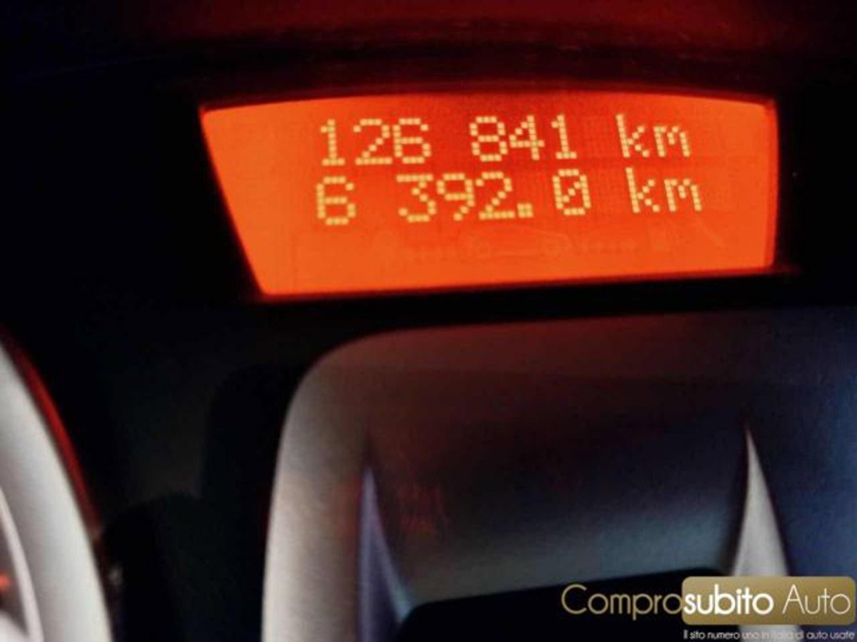 Renault Clio 1.2 16V 5 porte Dynamique (17)