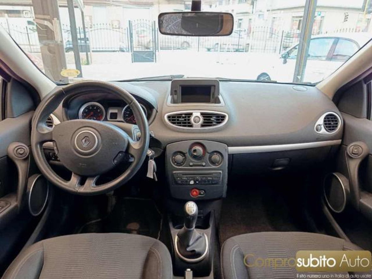 Renault Clio 1.2 16V 5 porte Dynamique (19)