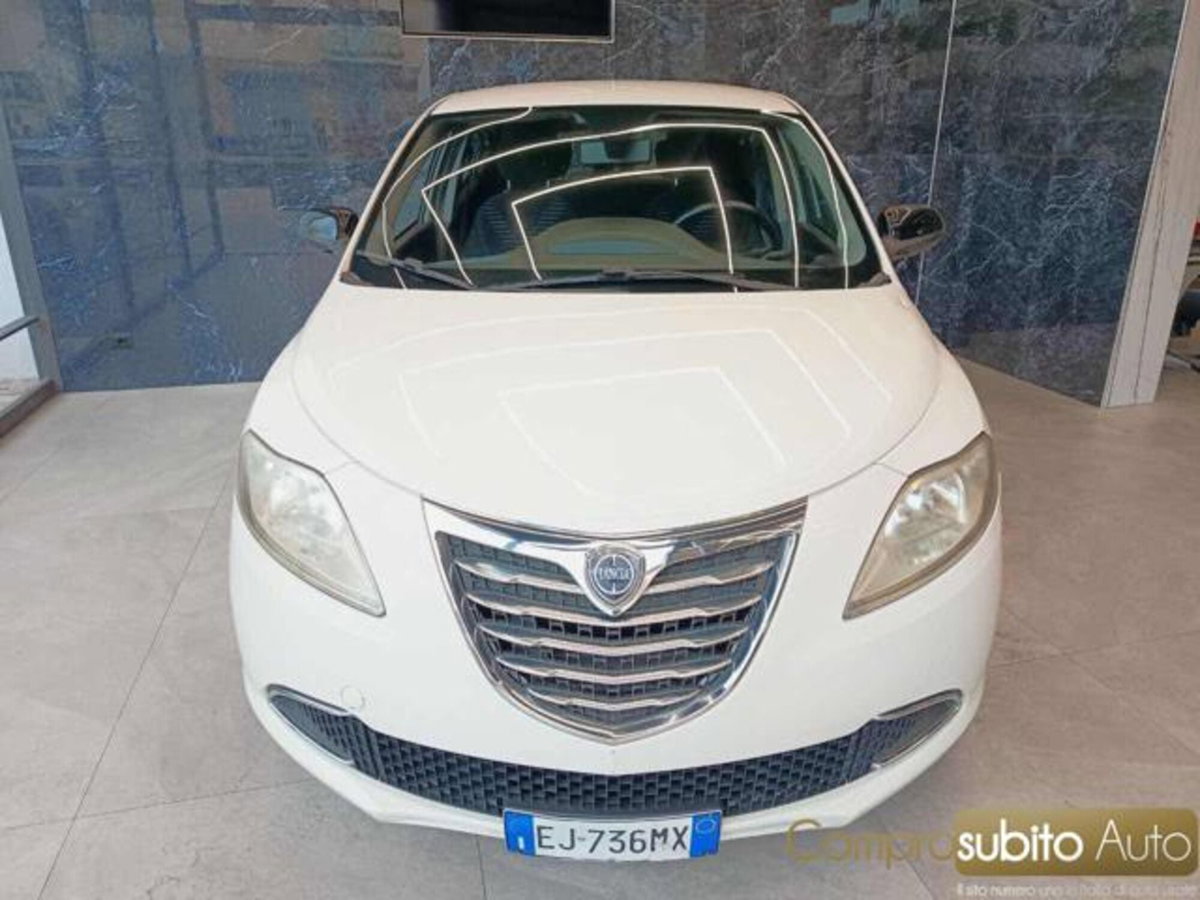 Lancia Ypsilon 1.2 69 CV 5 porte Platinum