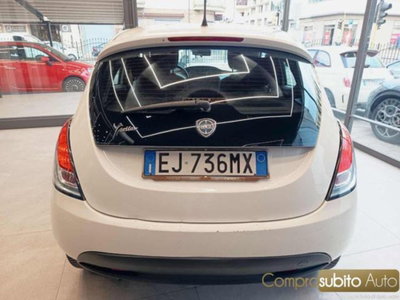 Lancia Ypsilon 1.2 69 CV 5 porte Platinum (6)