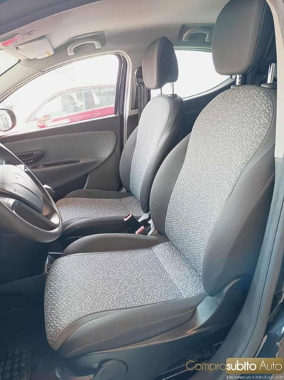 Lancia Ypsilon 1.0 FireFly 5 porte S&S Hybrid Gold Plus (19)