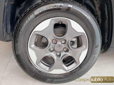 Jeep Renegade 2.0 Mjt 140CV 4WD Active Drive Limited (17)