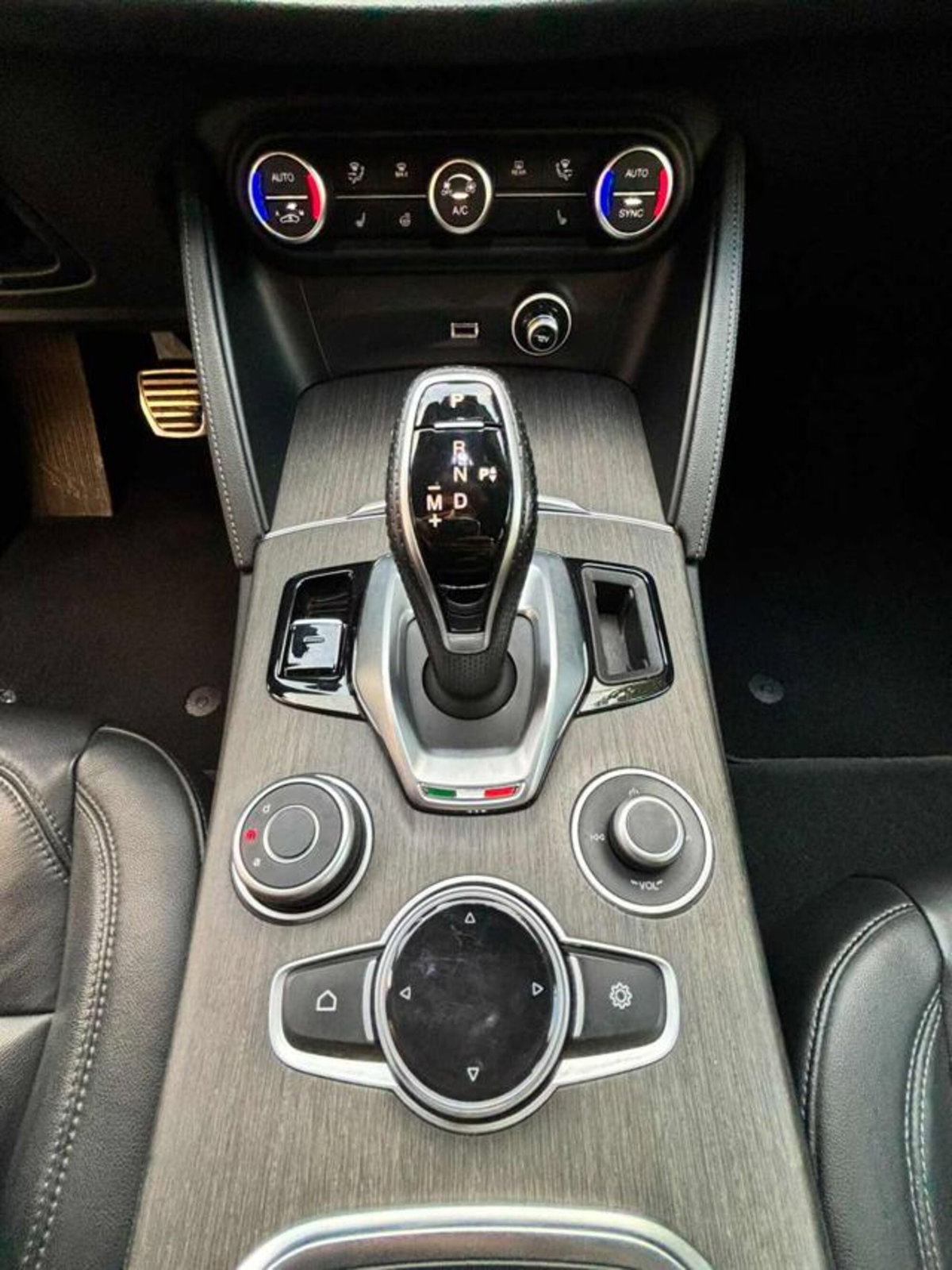 Alfa Romeo Stelvio Stelvio 2.2 Turbodiesel 210 CV AT8 Q4 Ti (11)