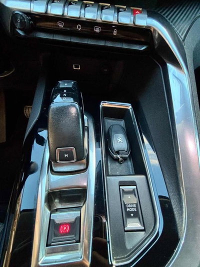 Peugeot 3008 BlueHDi 130 S&S Allure Pack (7)
