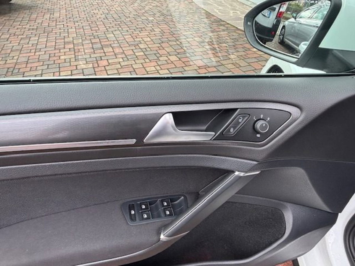 Volkswagen Golf GTI Performance 2.0 TSI DSG 5p. BlueMotion Technology (11)