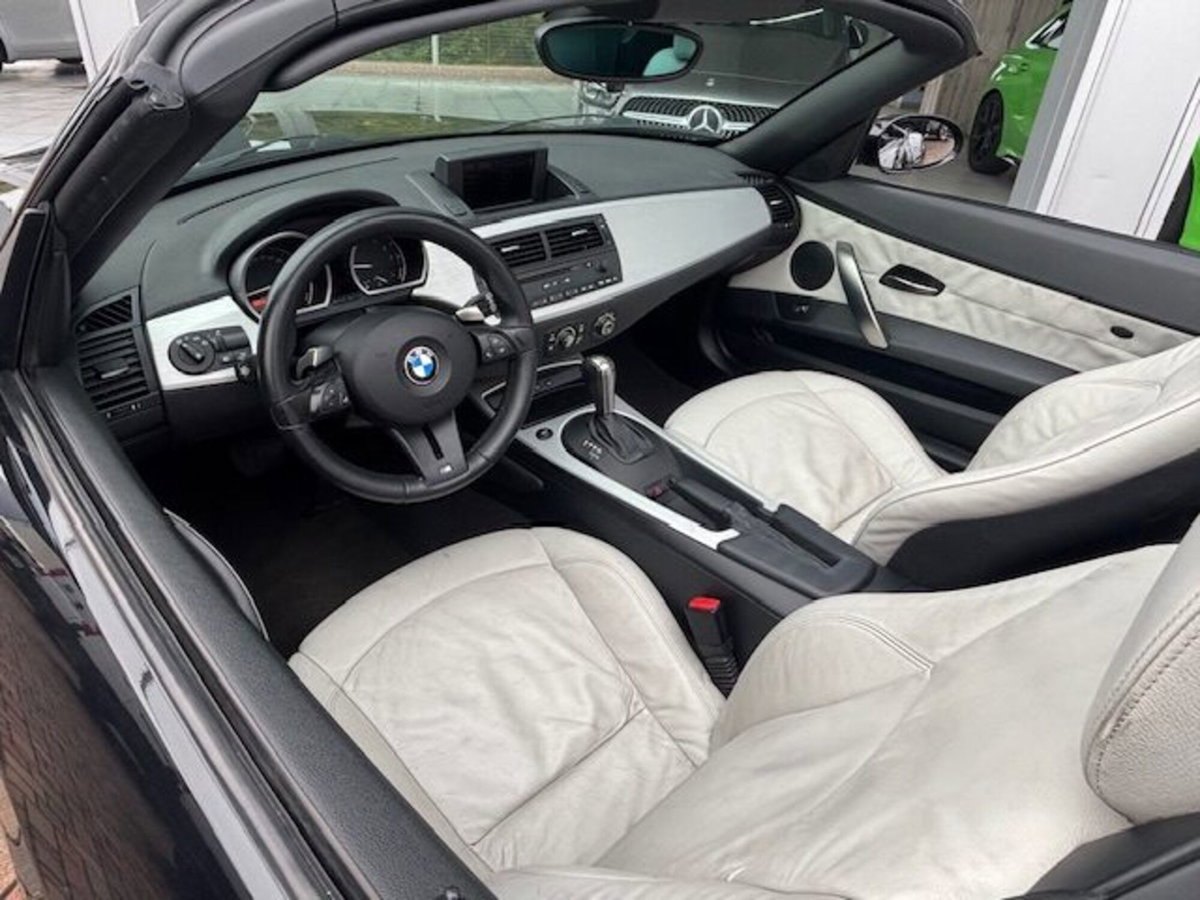 BMW Z4 Cabrio Z4 2.5si cat Roadster (7)