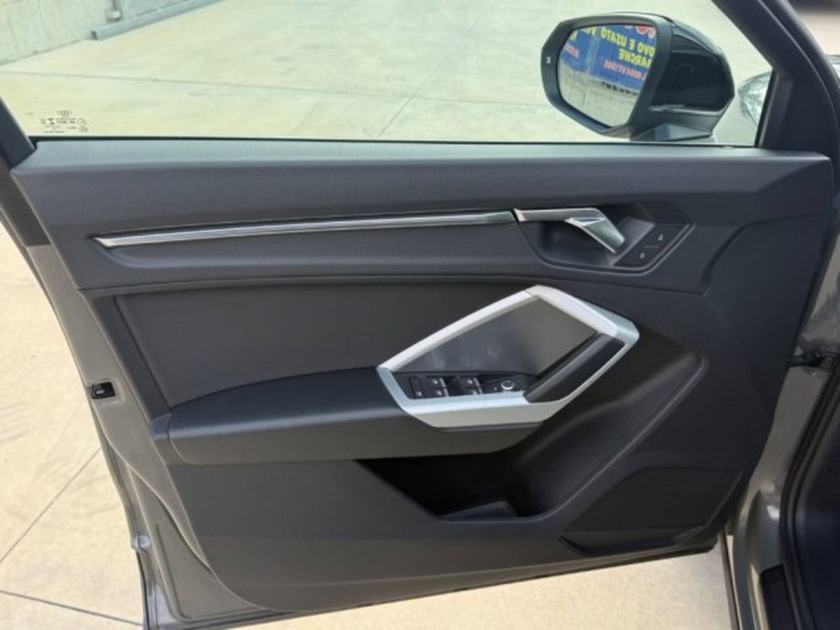 Audi Q3 35 TDI Business (16)