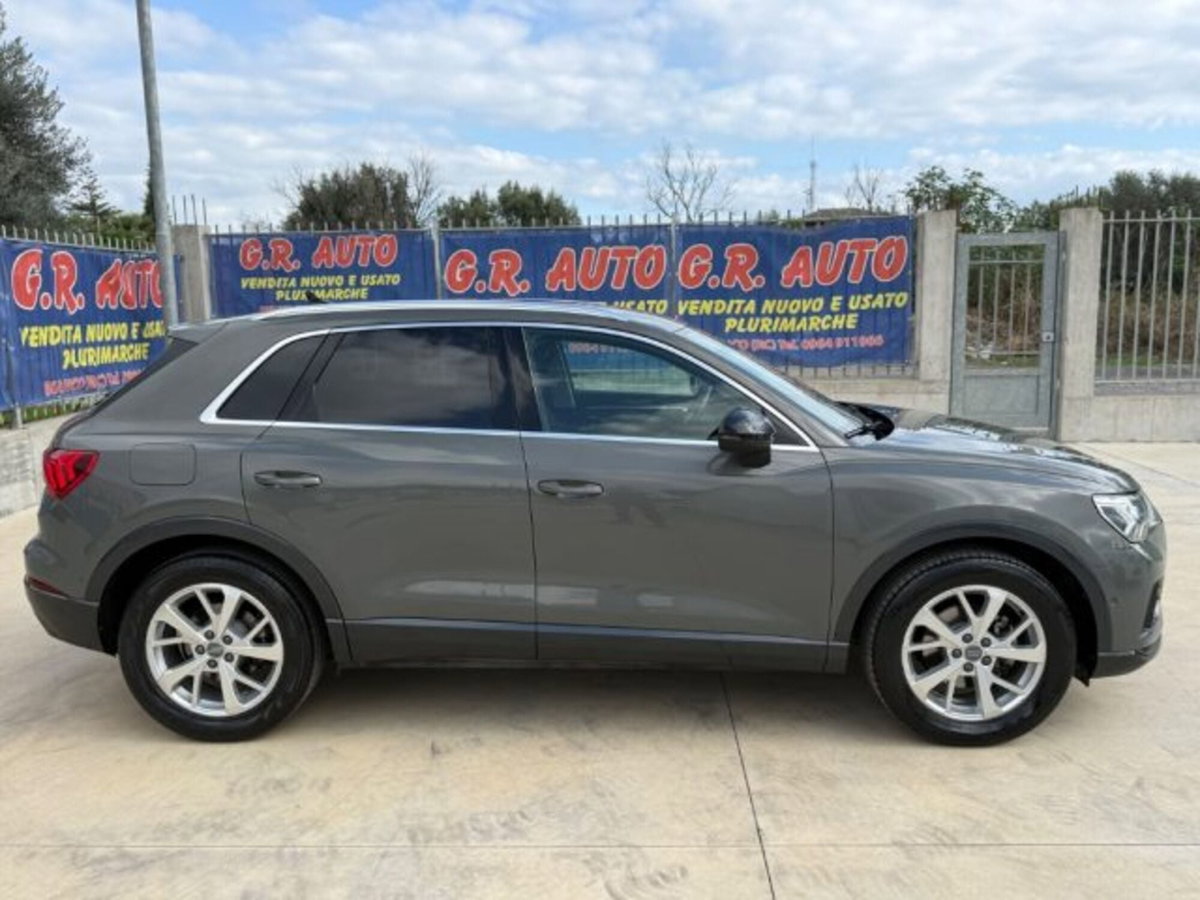 Audi Q3 35 TDI Business (8)