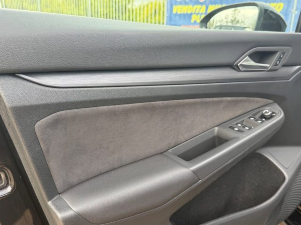 Volkswagen Golf Variant 2.0 TDI SCR DSG Style (15)