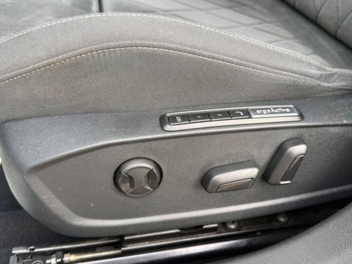 Volkswagen Golf Variant 2.0 TDI SCR DSG Style (16)