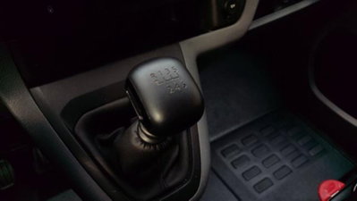 Peugeot Traveller BlueHDi 120 S&S Standard Active (16)