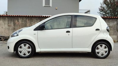 Toyota Aygo 1.0 12V VVT-i 5 porte Active (2)