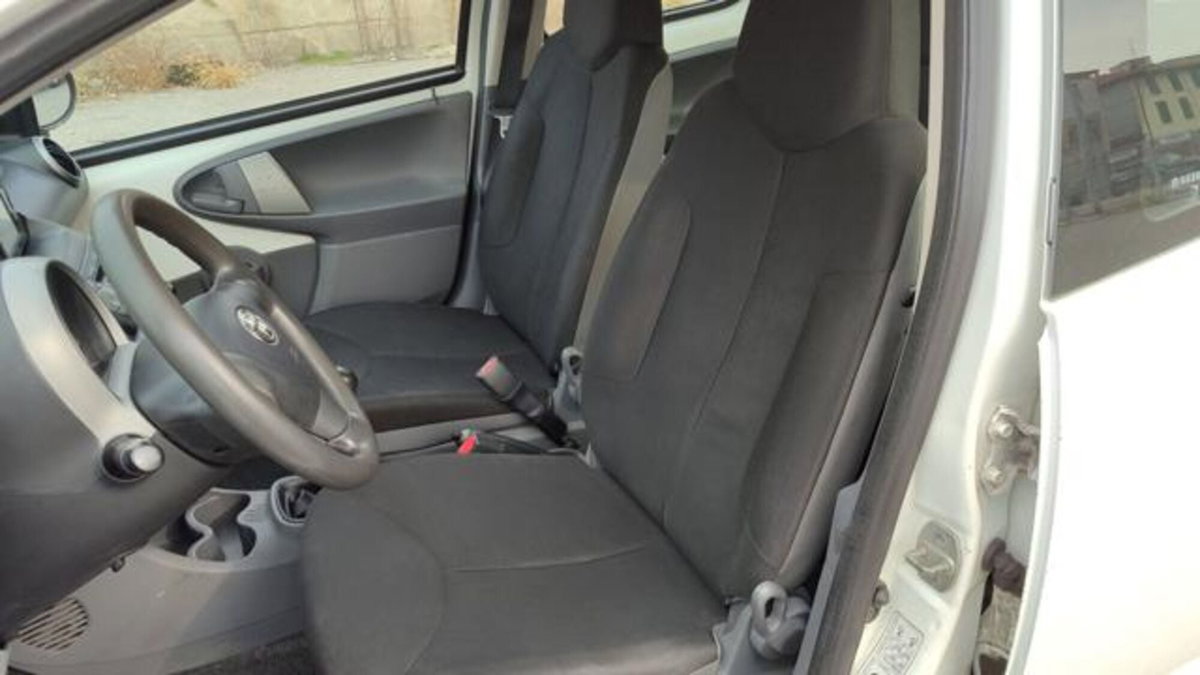 Toyota Aygo 1.0 12V VVT-i 5 porte Active (7)
