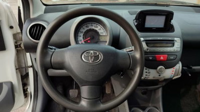 Toyota Aygo 1.0 12V VVT-i 5 porte Active (9)