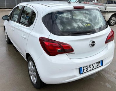 Opel Corsa 1.4 90CV GPL Tech 5 porte n-Joy (3)