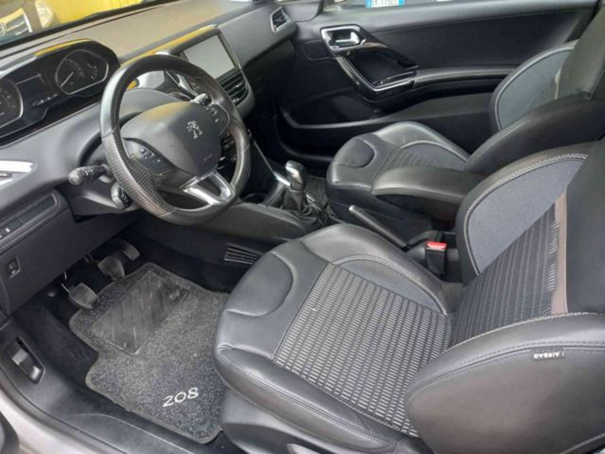Peugeot 208 VTi 82 CV 3 porte Allure (16)