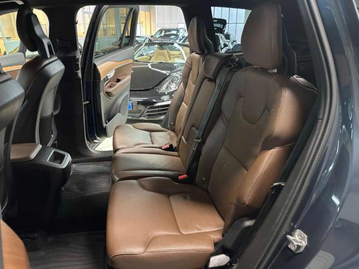 Volvo XC90 B5 (d) AWD Geartronic Momentum Pro (11)