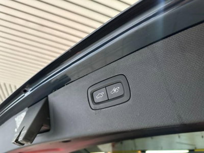 Volvo XC90 B5 (d) AWD Geartronic Momentum Pro (17)