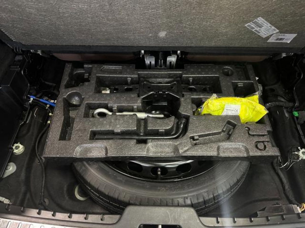 Volvo XC90 B5 (d) AWD Geartronic Momentum Pro (18)