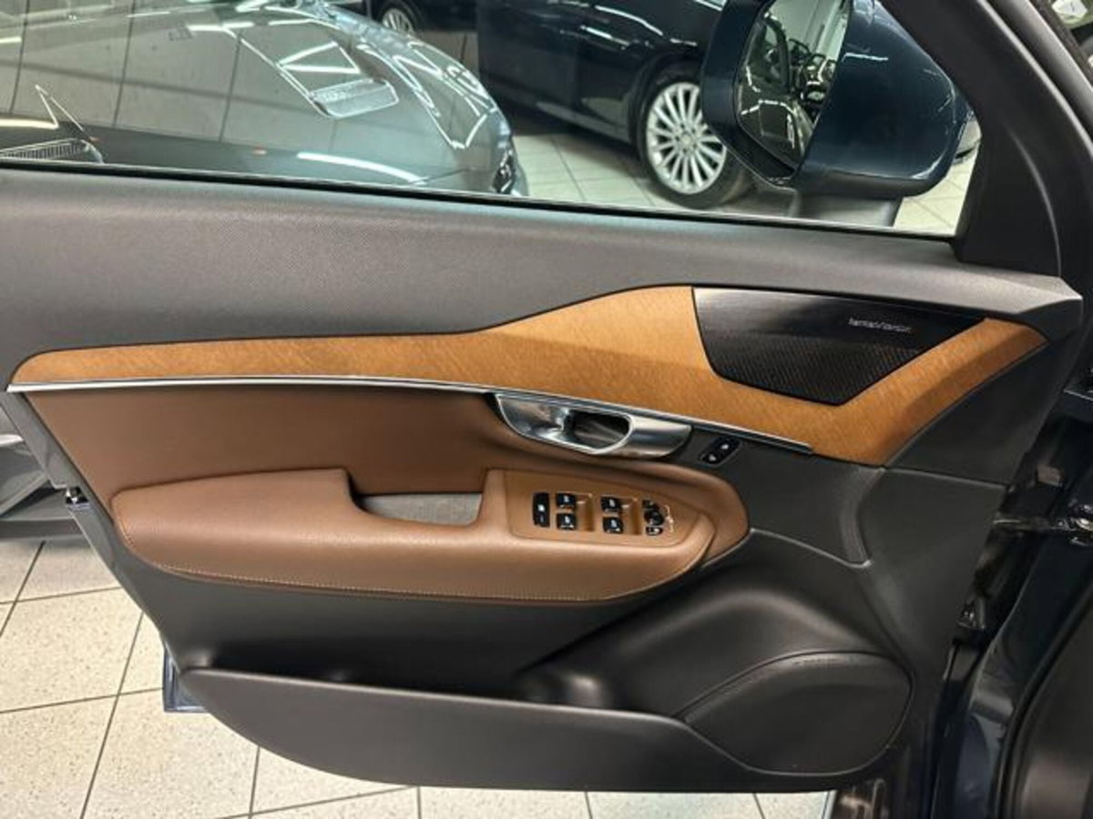 Volvo XC90 B5 (d) AWD Geartronic Momentum Pro (19)