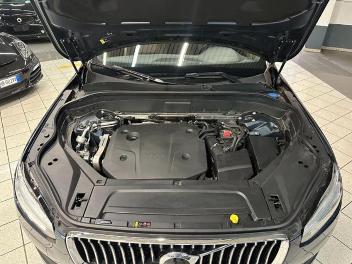 Volvo XC90 B5 (d) AWD Geartronic Momentum Pro (6)