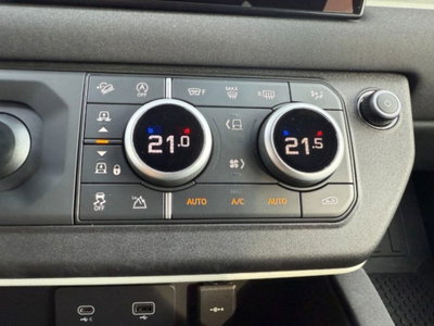 Land Rover Defender 110 3.0d mhev X-Dynamic SE awd 200cv auto 7p.ti (18)