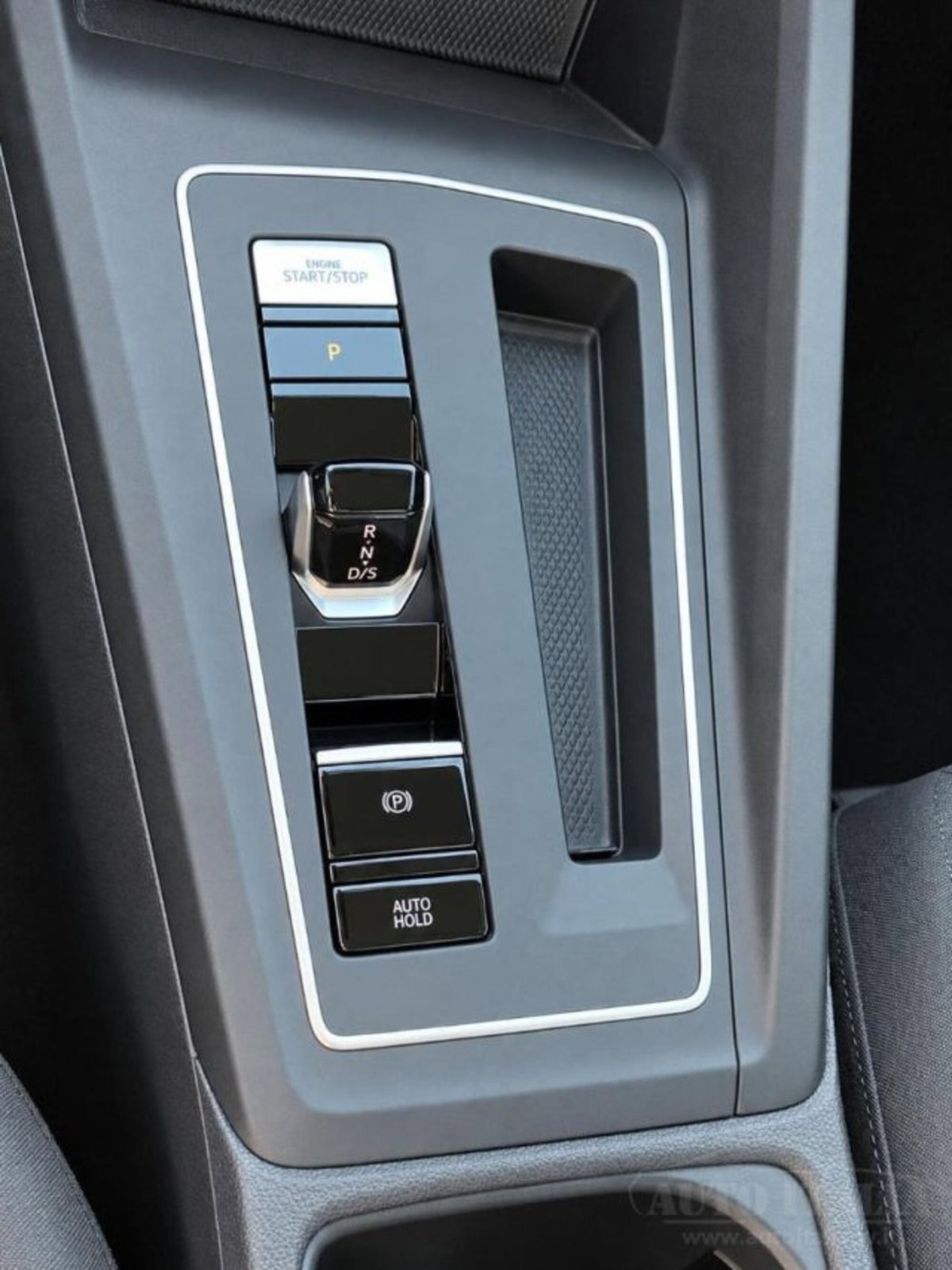 Volkswagen Golf Variant 1.0 eTSI EVO DSG Life (16)