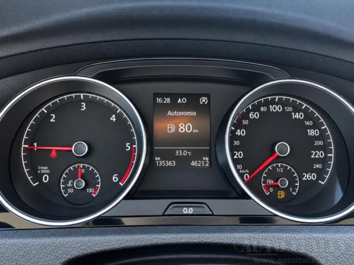 Volkswagen Golf 2.0 TDI 5p. Highline BlueMotion Technology (14)