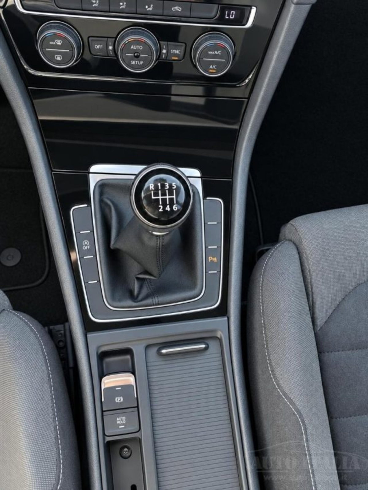 Volkswagen Golf 2.0 TDI 5p. Highline BlueMotion Technology (15)