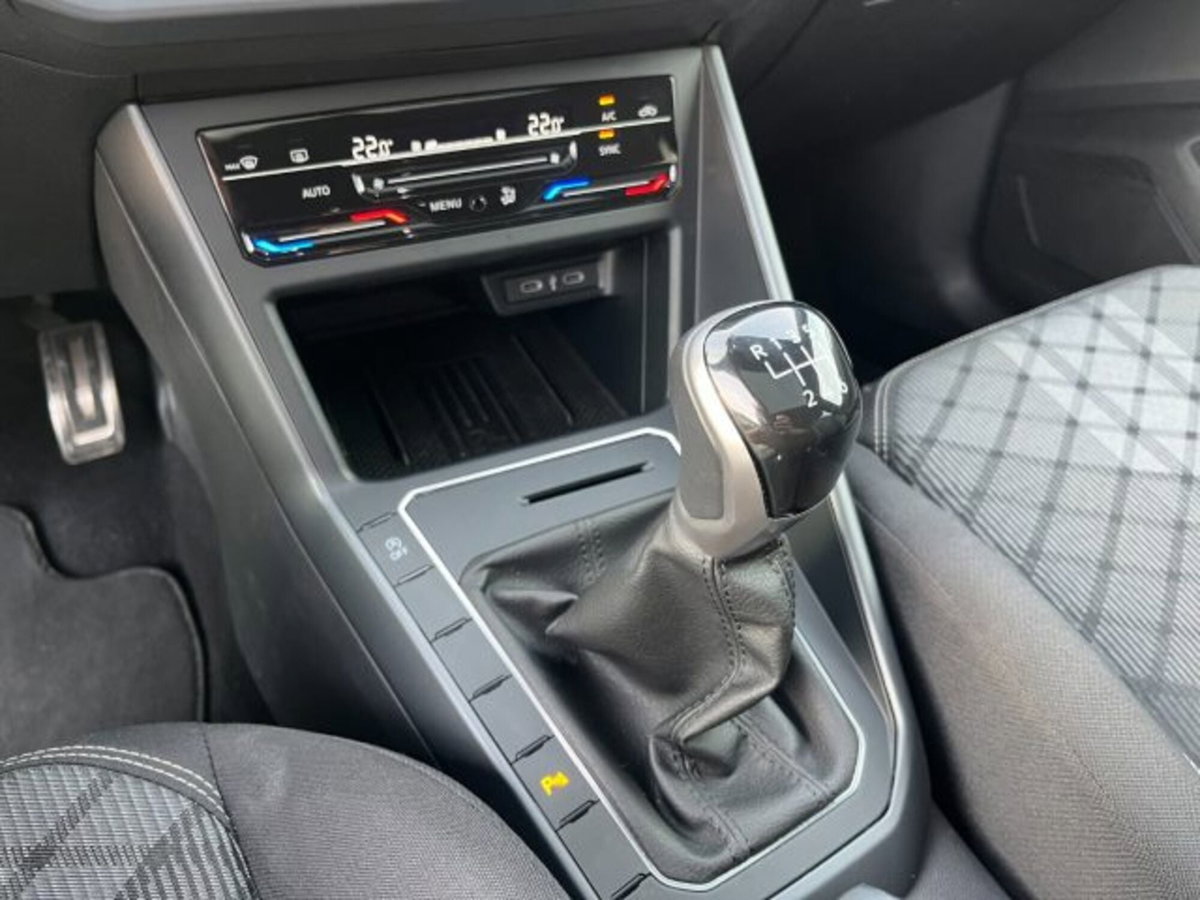 Volkswagen Taigo 1.0 tsi R-Line 115cv (14)