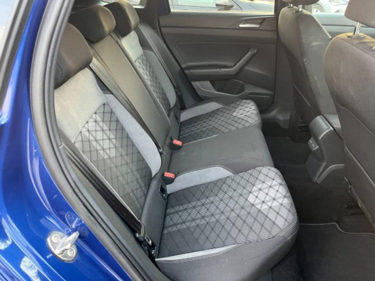 Volkswagen Taigo 1.0 tsi R-Line 115cv (9)