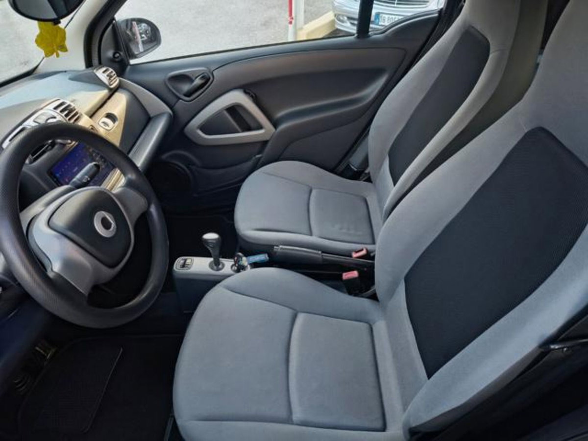 smart Fortwo 1000 52 kW MHD coupé pure (15)