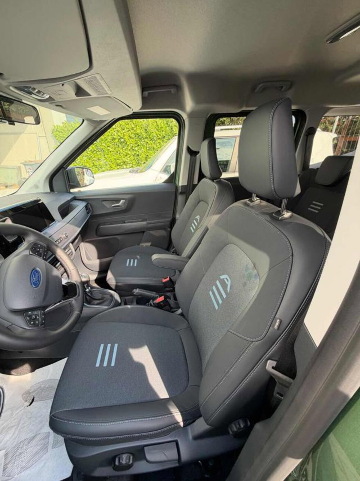 Ford Tourneo Courier 1.0 EcoBoost 100 CV Plus (6)