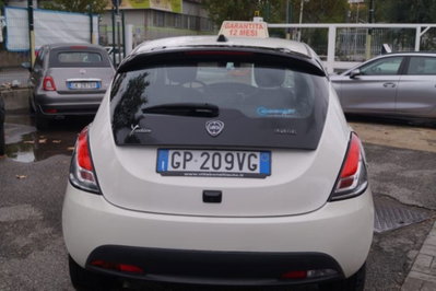 Lancia Ypsilon 1.0 FireFly 5 porte S&S Hybrid Gold Plus (5)