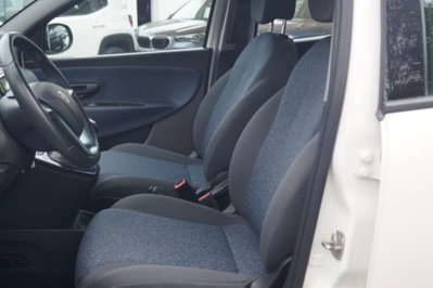 Lancia Ypsilon 1.0 FireFly 5 porte S&S Hybrid Gold Plus (8)
