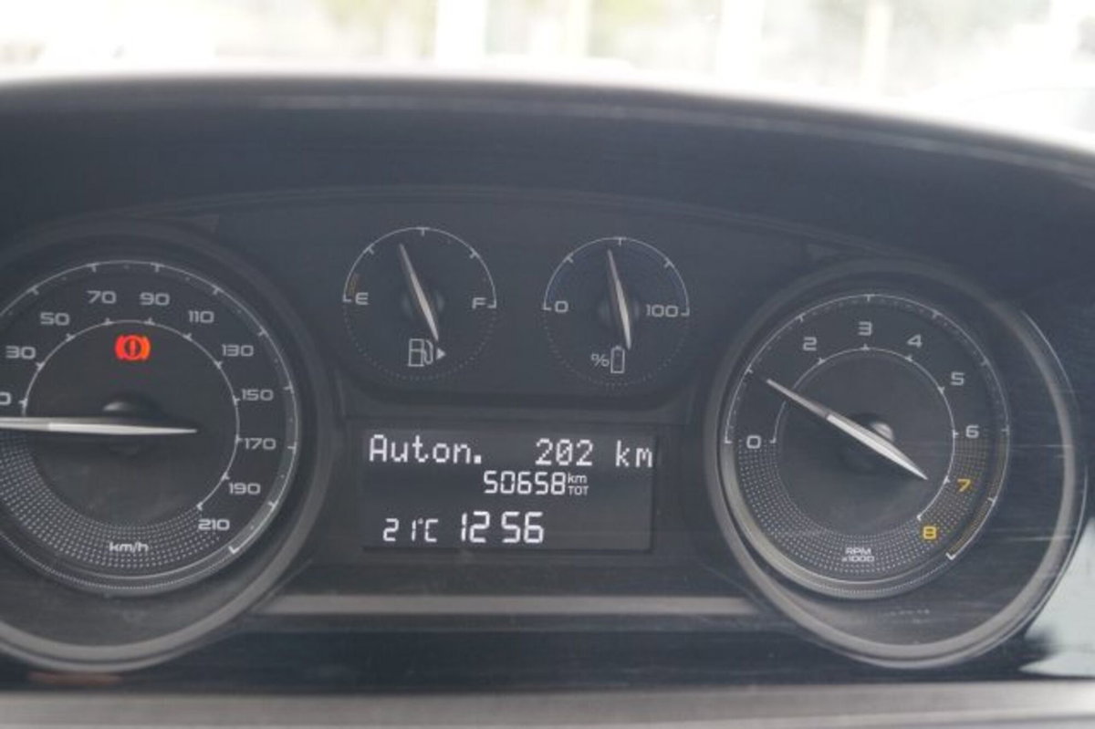 Lancia Ypsilon 1.0 FireFly 5 porte S&S Hybrid Gold Plus (9)