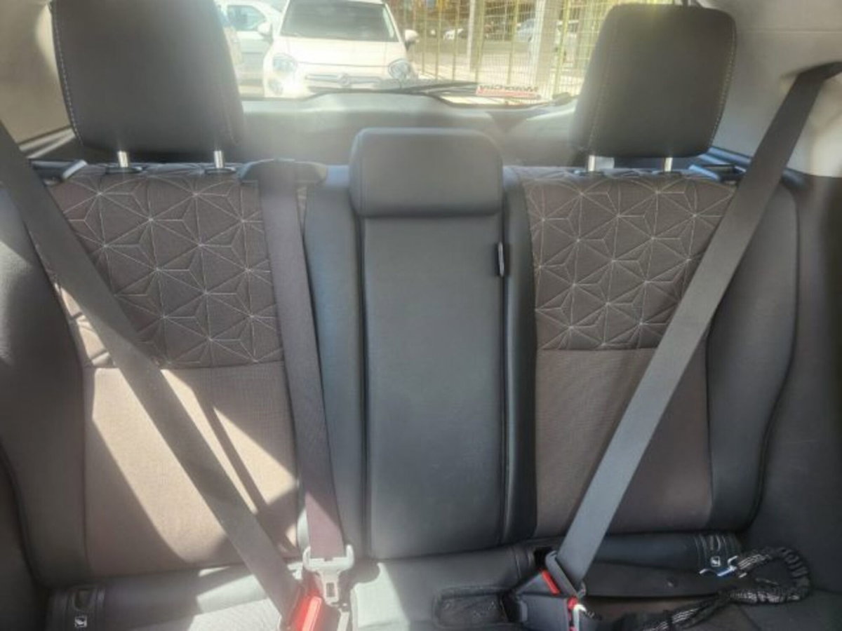 Toyota Yaris Cross 1.5 Hybrid 5p. E-CVT AWD-i Lounge (15)