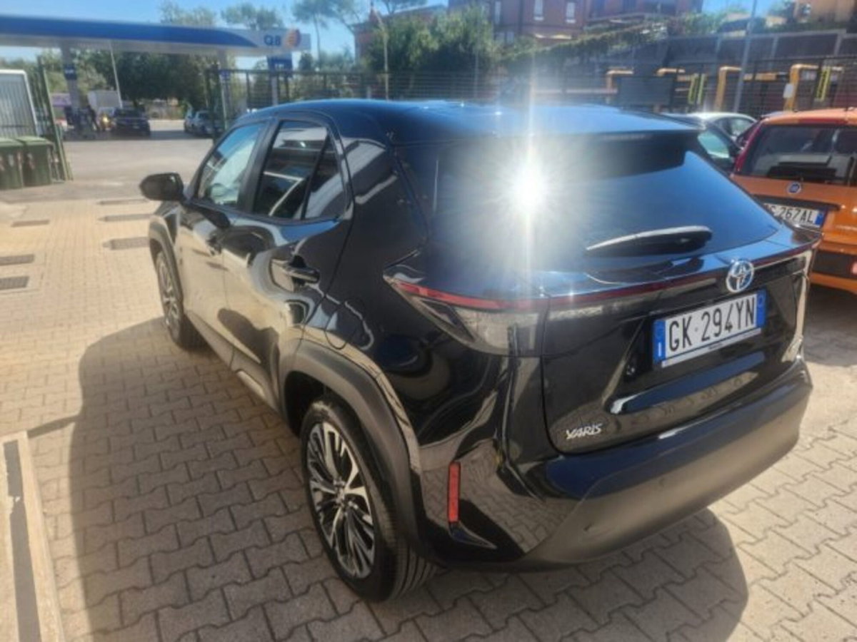 Toyota Yaris Cross 1.5 Hybrid 5p. E-CVT AWD-i Lounge (6)