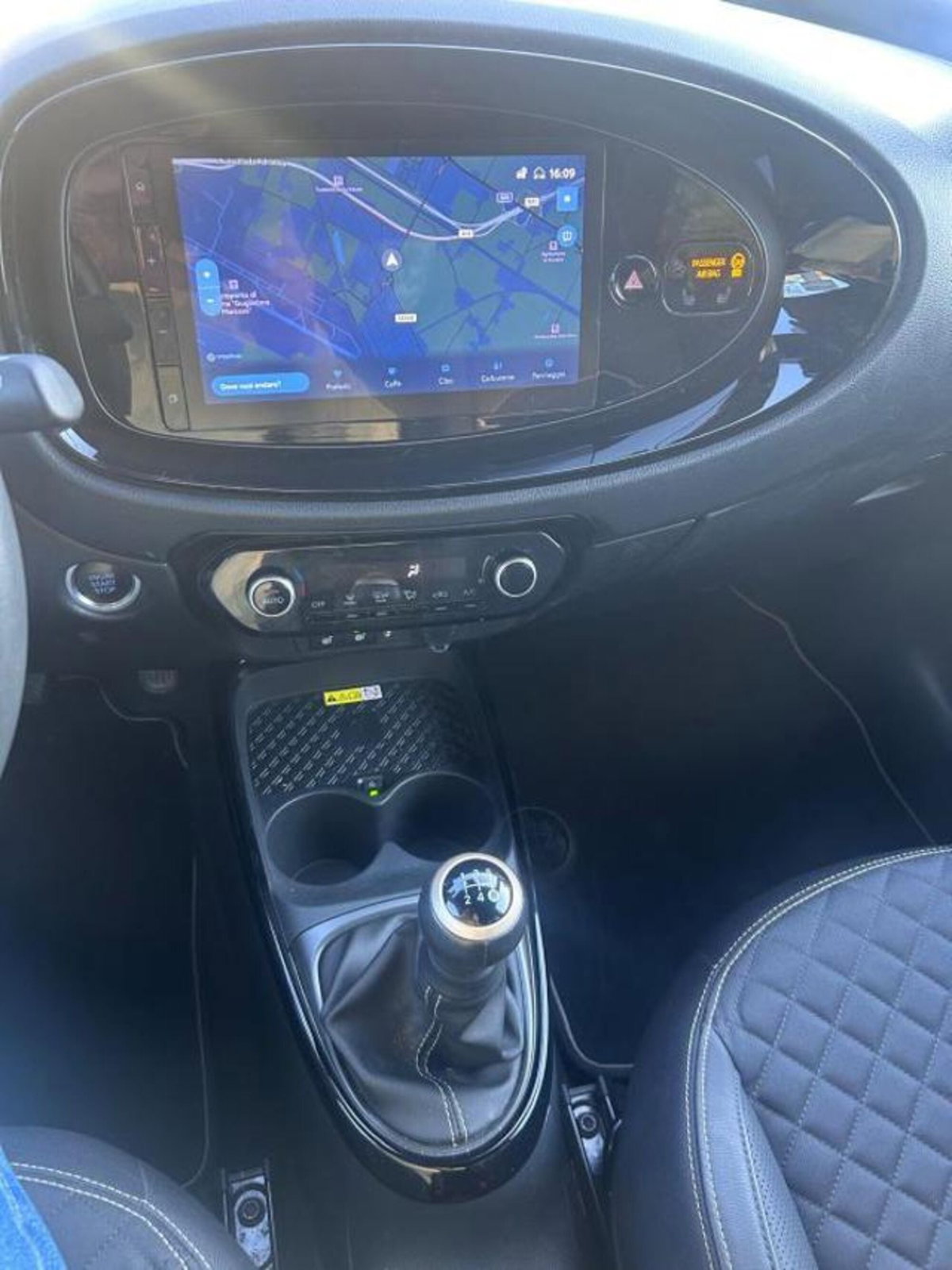 Toyota Aygo X 1.0 VVT-i 72 CV 5 porte Limited Air (10)