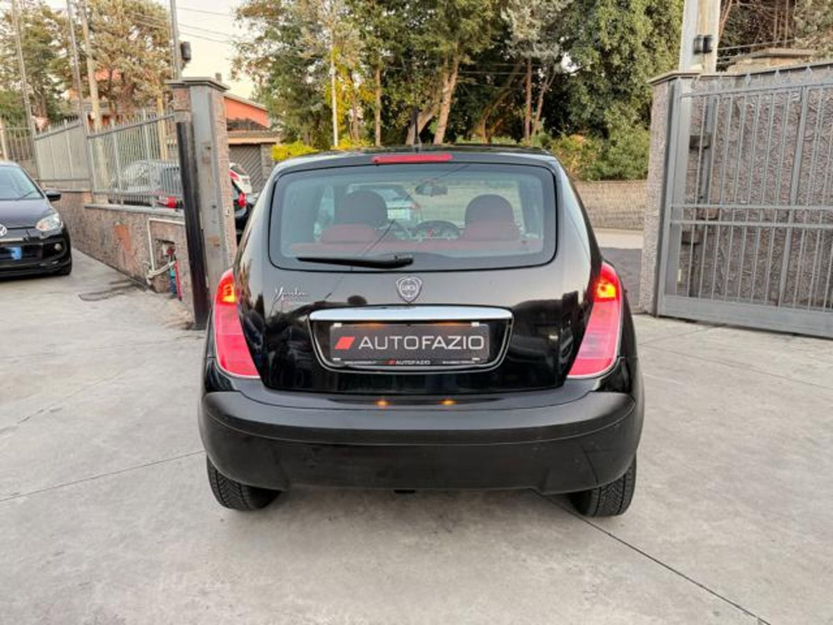 Lancia Ypsilon 16V Oro (13)