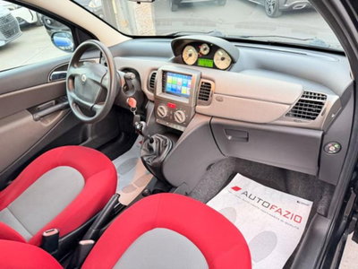 Lancia Ypsilon 16V Oro (15)