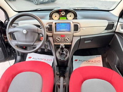 Lancia Ypsilon 16V Oro (2)