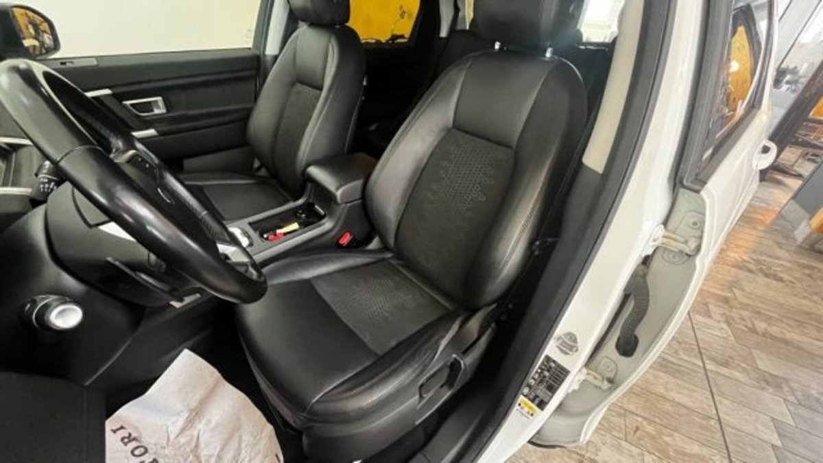 Land Rover Discovery Sport 2.0D I4-L.Flw 150 CV AWD Auto (9)