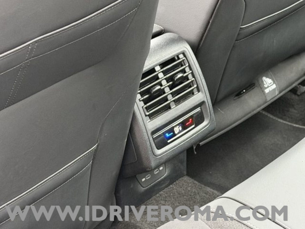 Volkswagen Golf Variant 2.0 tdi Style 150cv dsg (11)