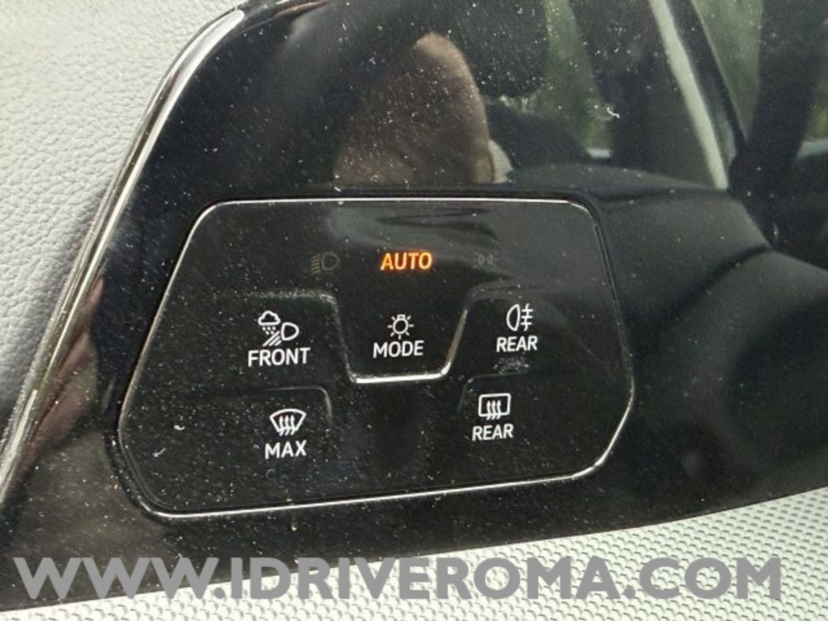 Volkswagen Golf Variant 2.0 tdi Style 150cv dsg (17)