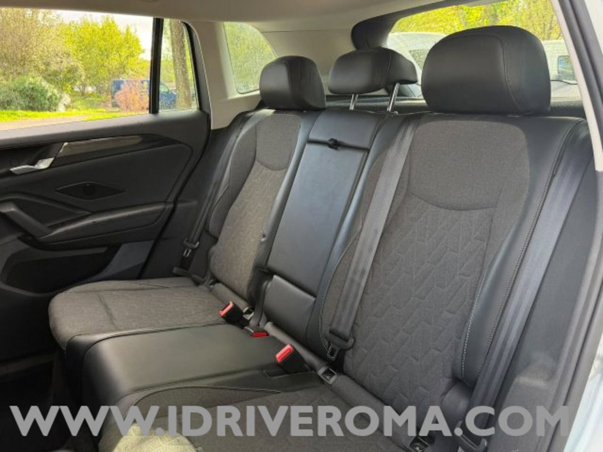 Volkswagen Tiguan Allspace 2.0 tdi R-Line 150cv dsg (16)